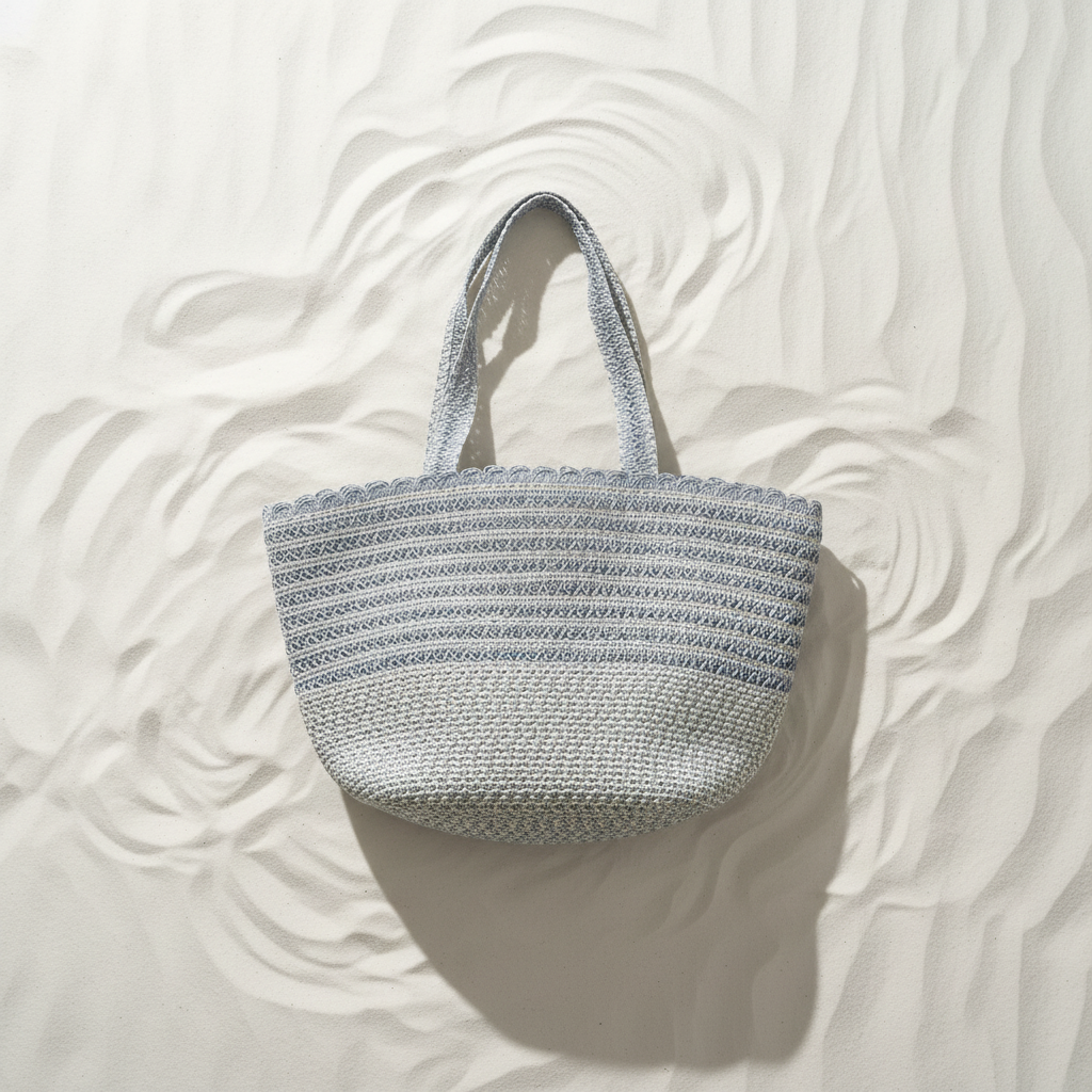 Coveri Shopper Rafia Silver Fronte – White Sand Flat Lay