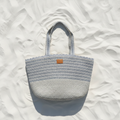 Coveri Shopper Rafia Silver Retro – White Sand Flat Lay